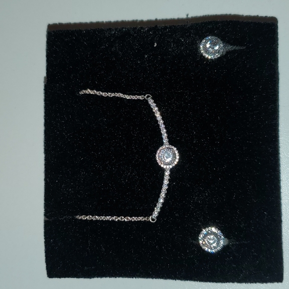 Pandora necklace and earrings - Picture 4 of 4